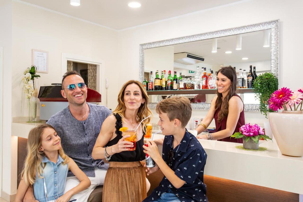 Hotel Reyt Rimini Dış mekan fotoğraf