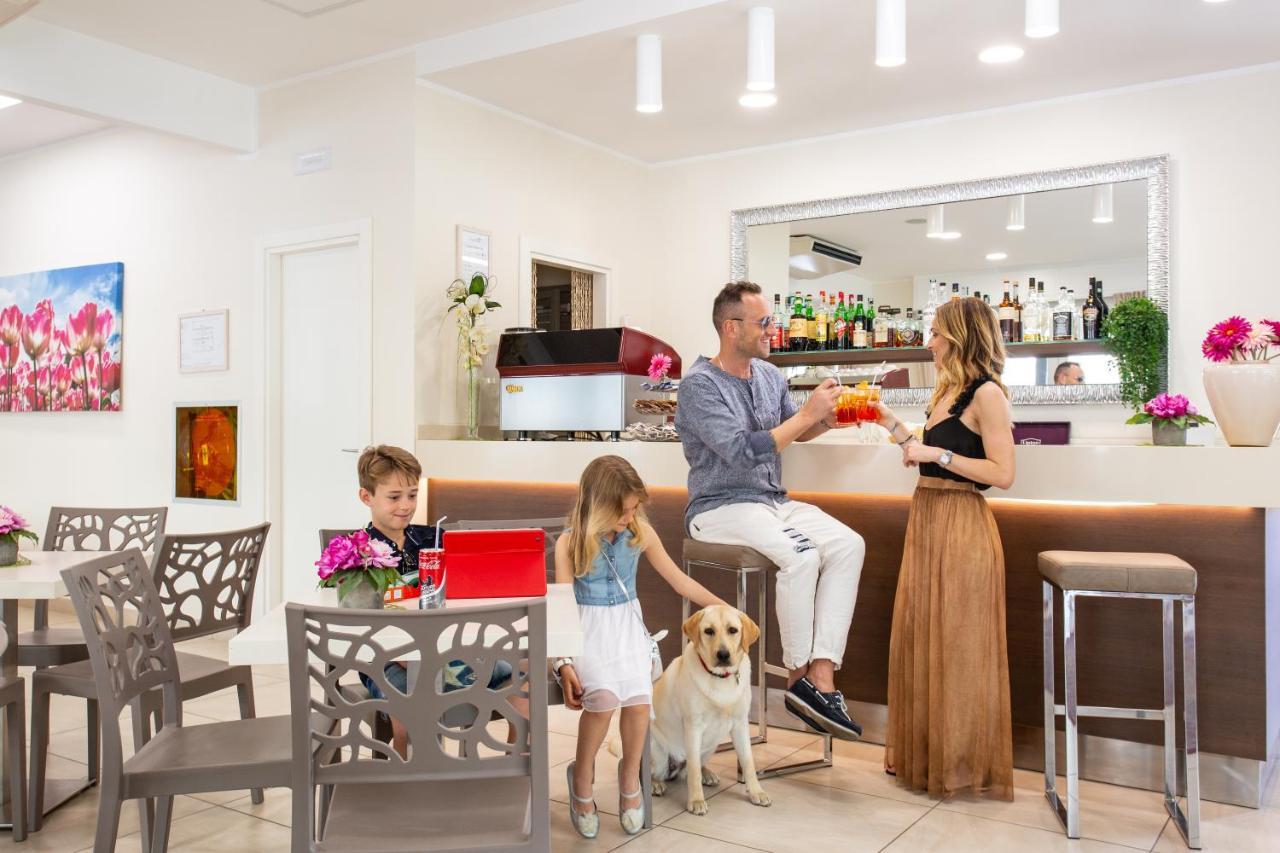 Hotel Reyt Rimini Dış mekan fotoğraf